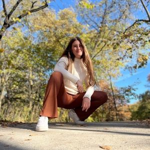 Meet your Posher, Lauren